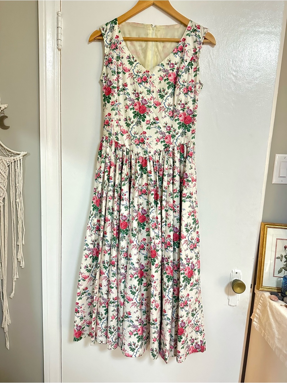 Vintage Floral V-Neck Sleeveless Midi Dress - Pink & Green